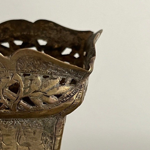 Brass bud vase - Picture 6 of 7